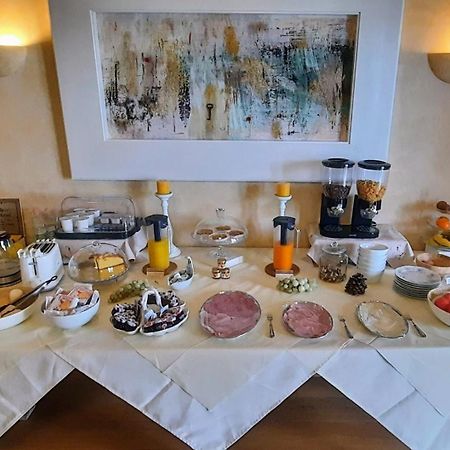 Moniga del Garda B&B Villa Fiorini מראה חיצוני תמונה