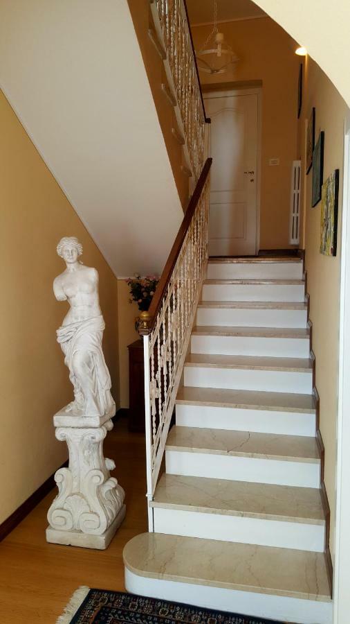 Moniga del Garda B&B Villa Fiorini מראה חיצוני תמונה
