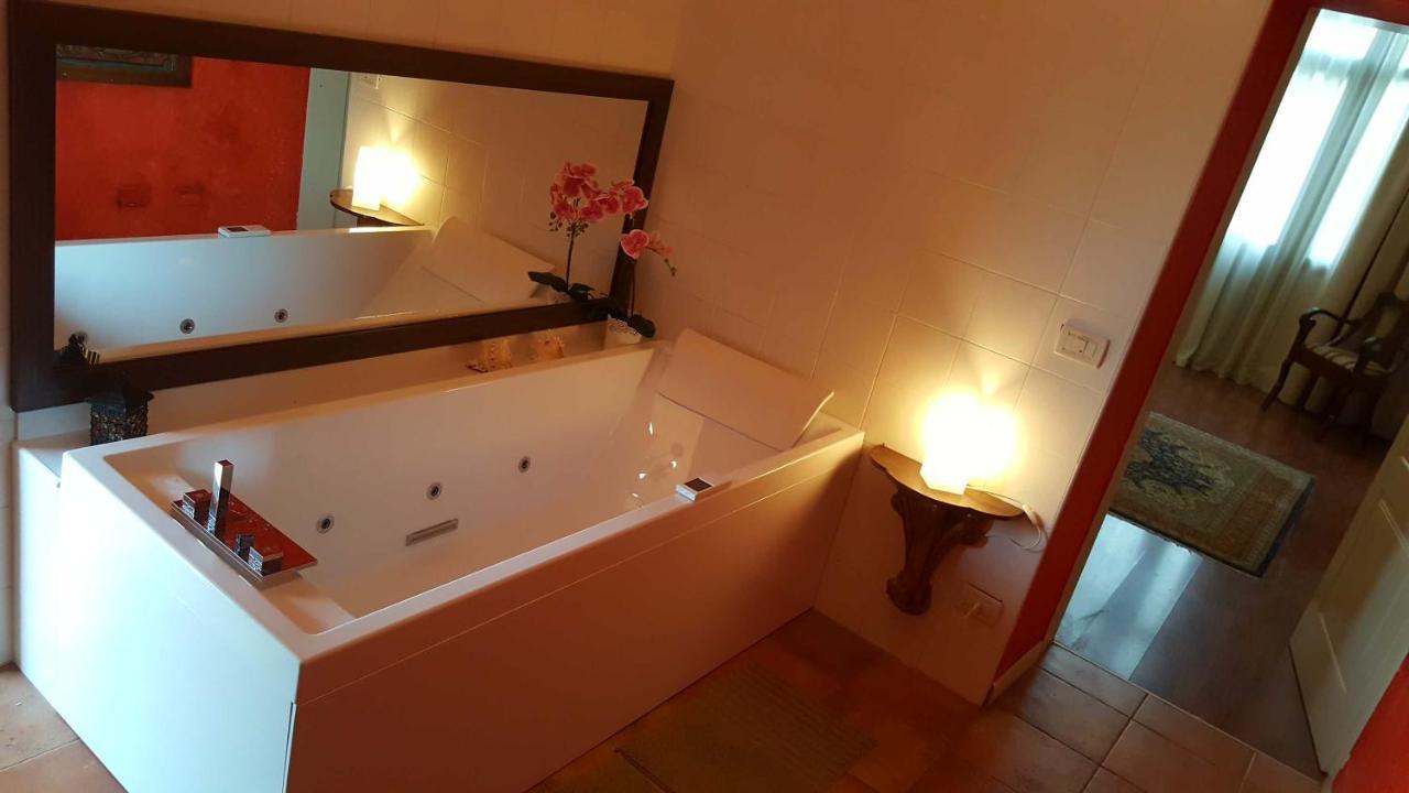 Moniga del Garda B&B Villa Fiorini מראה חיצוני תמונה