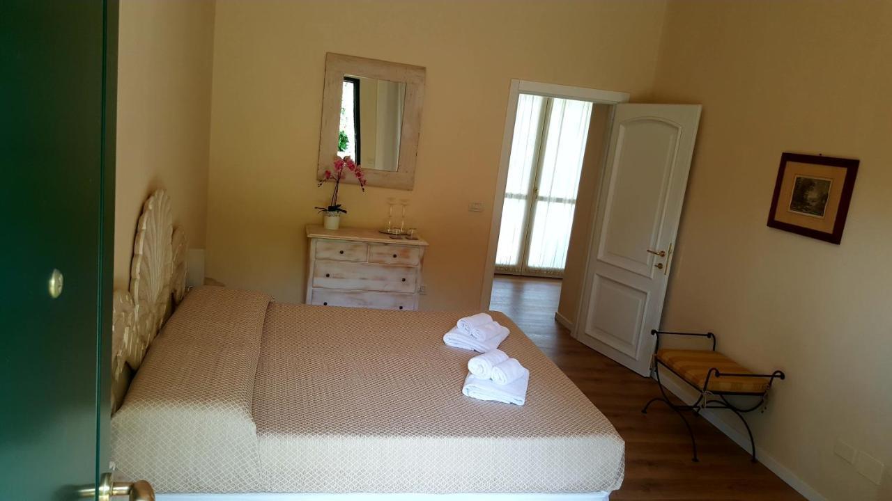 Moniga del Garda B&B Villa Fiorini מראה חיצוני תמונה